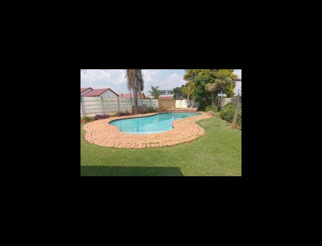 4 BEDROOM HOUSE FOR SALE IN VERWOERDPARK